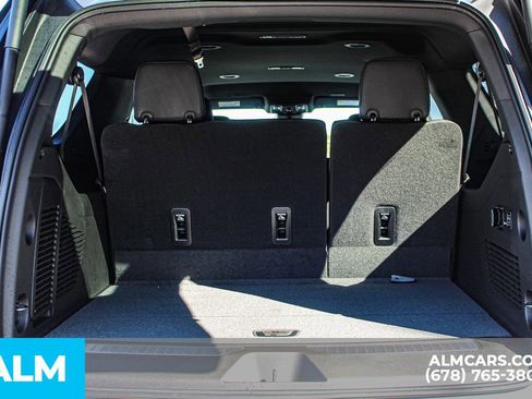 Used 2025 Chevrolet Suburban High Country image 24