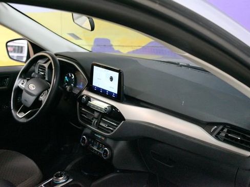 Used 2022 Ford Escape SE w/ Cold Weather Package AWD/4WD image 12
