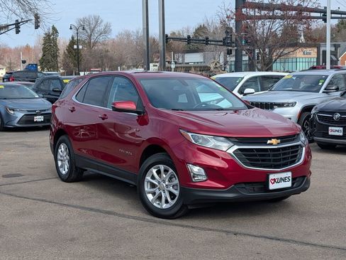 Used 2019 Chevrolet Equinox LT image 2