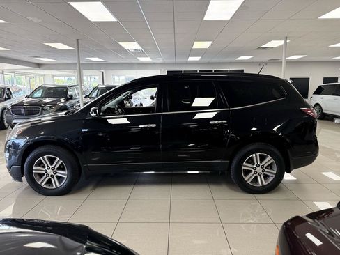 Used 2017 Chevrolet Traverse LT FWD image 6