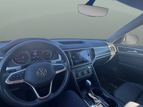 Used 2021 Volkswagen Atlas SE w/ Panoramic Sunroof Package FWD image 11