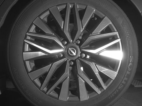 Used 2025 Nissan Altima 2.5 SV image 14