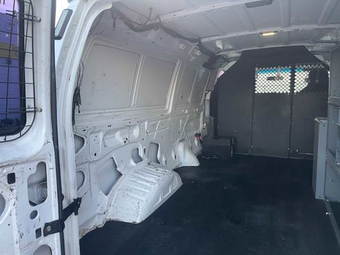 Used 2013 Ford E-150 and Econoline 150 image 11