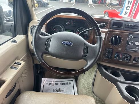 Used 2009 Ford E-250 and Econoline 250 RWD image 13