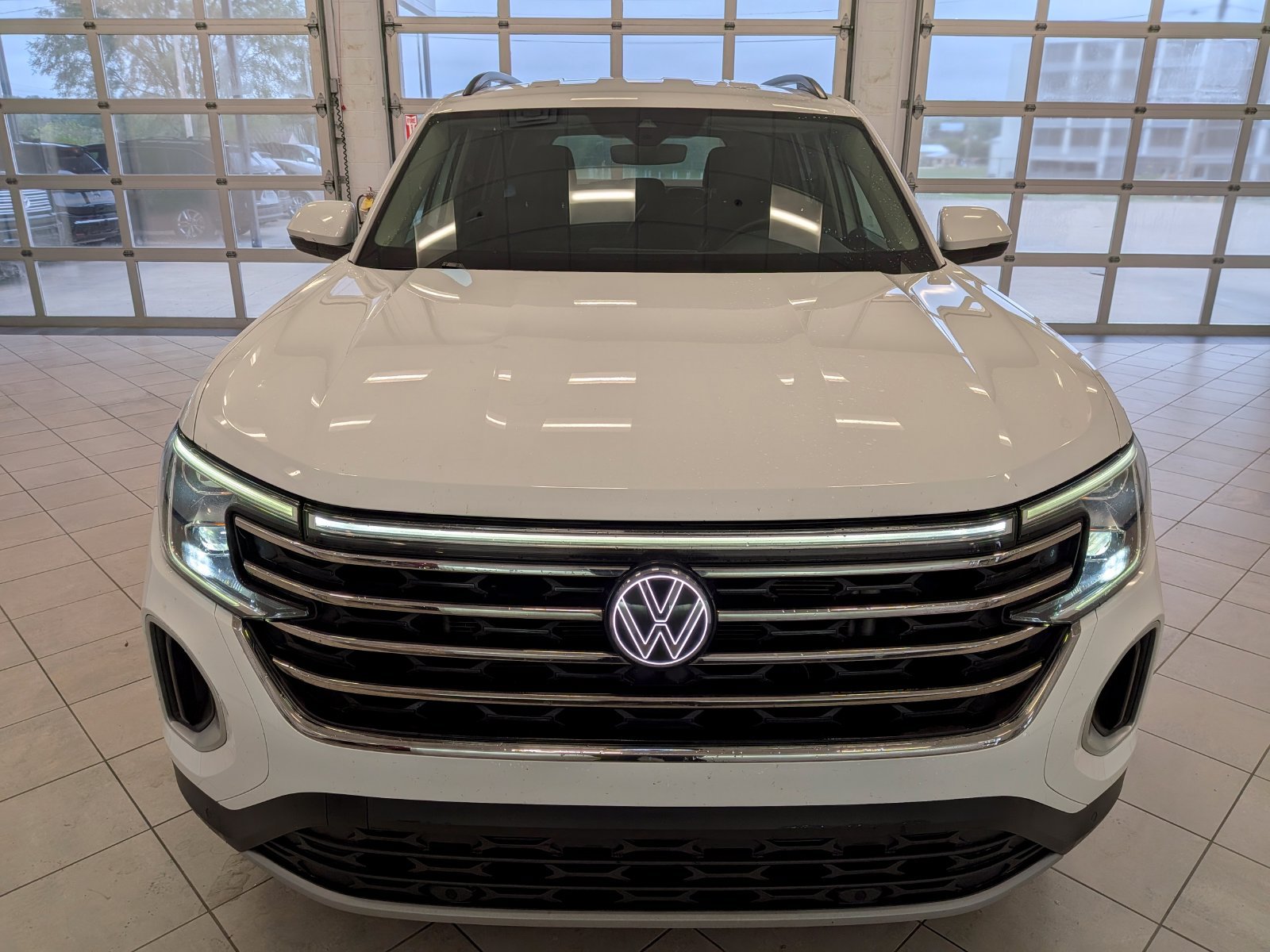Used 2025 Volkswagen Atlas SE FWD image 7