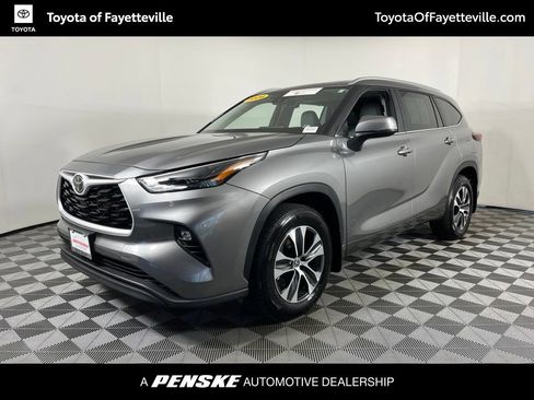 Certified 2026 Toyota Highlander XLE AWD/4WD image 1