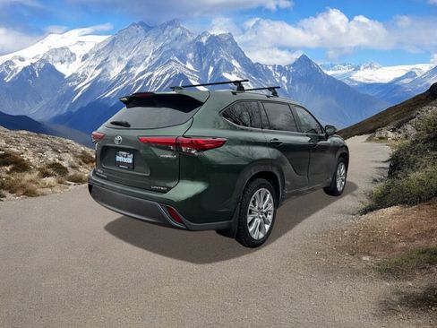 Used 2023 Toyota Highlander Limited image 5