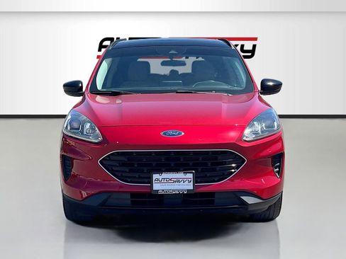 Used 2021 Ford Escape SE w/ SE Sport Appearance Package FWD image 2