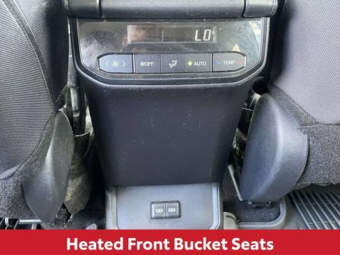Used 2024 Toyota Highlander LE FWD image 16