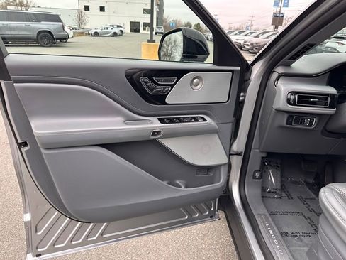 Used 2020 Lincoln Aviator Reserve w/ Equipment Group 202A image 14