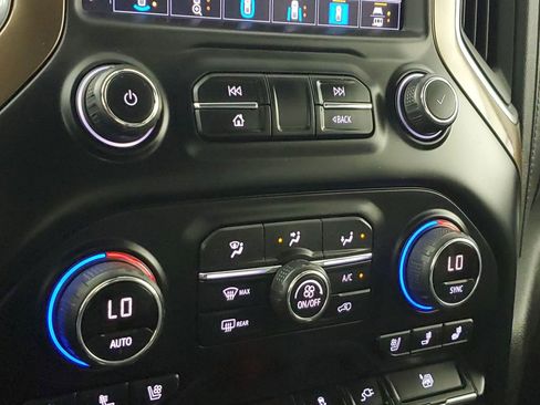 Used 2021 Chevrolet Silverado 3500 High Country image 23