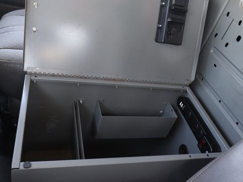 Used 2014 Chevrolet Express 2500 image 30