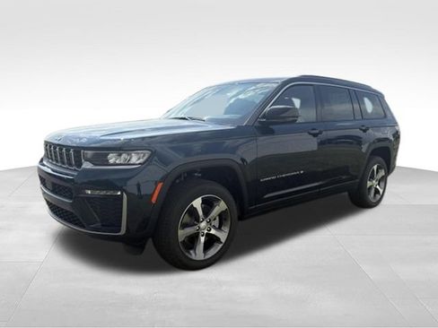 New 2026 Jeep Grand Cherokee L Limited w/ Trailer Tow Package AWD/4WD image 8