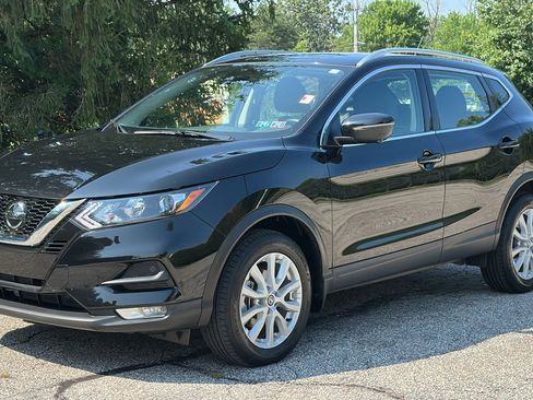 Certified 2022 Nissan Rogue Sport SV w/ Technology Package image 2