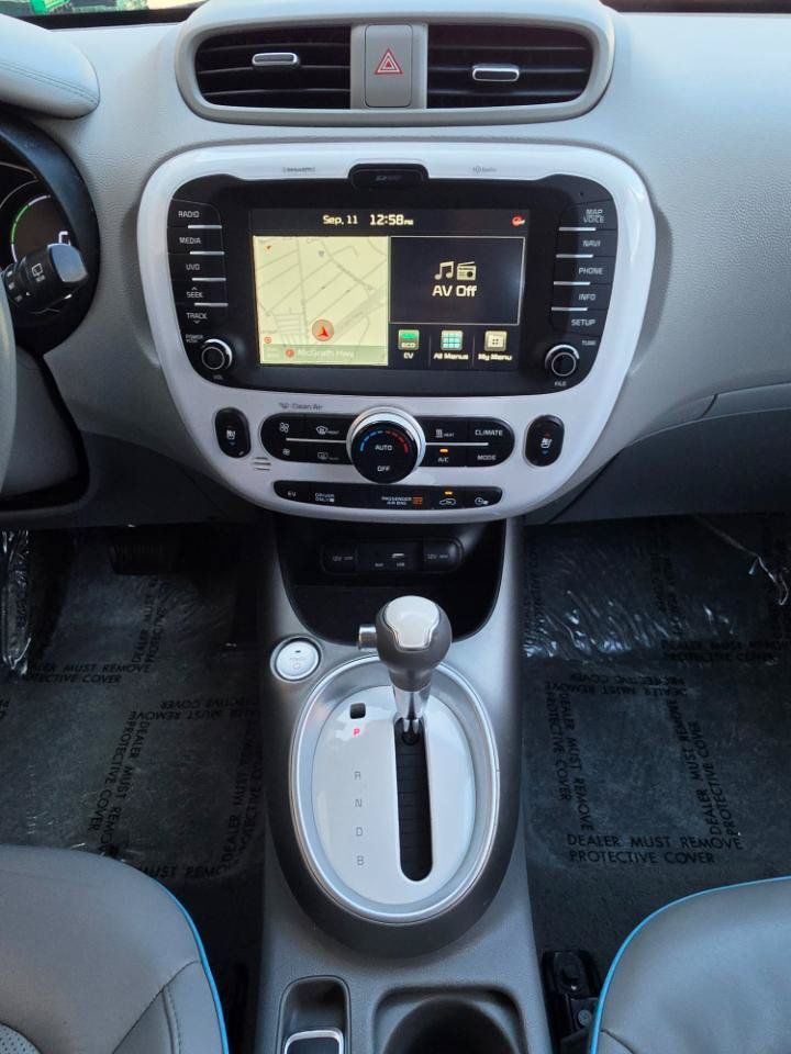 Used 2016 Kia Soul EV + FWD image 14