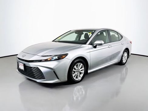 Used 2025 Toyota Camry LE FWD image 2