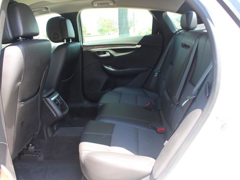 Used 2014 Chevrolet Impala LT w/ Convenience Package FWD image 30