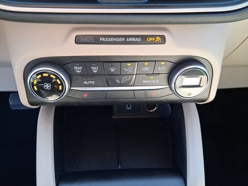 Used 2020 Ford Escape SE AWD/4WD image 16