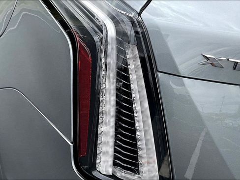 Used 2025 Cadillac XT5 Sportv w/ Technology Package AWD/4WD image 22
