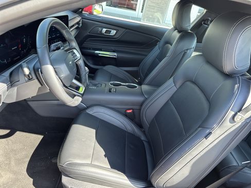 Used 2025 Ford Mustang GT Premium RWD image 11