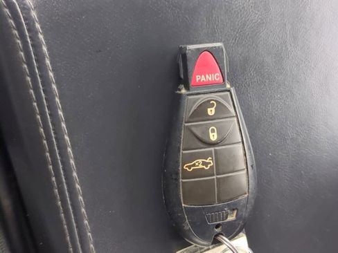 Used 2014 Dodge Challenger SXT image 29