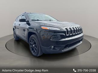 Used 2018 Jeep Cherokee Latitude Plus w/ Comfort/Convenience Group AWD/4WD video 1