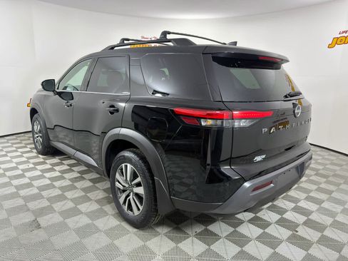 New 2026 Nissan Pathfinder SL image 3