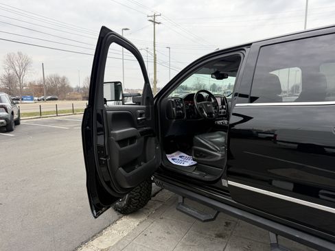 Used 2017 Chevrolet Silverado 1500 LTZ Z71 w/ LTZ Plus Package image 11
