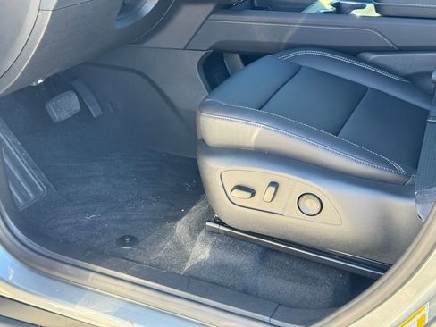 New 2026 GMC Acadia Elevation w/ Elevation Premium Package image 17