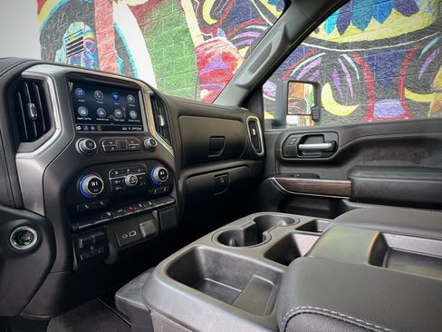 Used 2023 Chevrolet Silverado 2500 LT w/ Convenience Package image 17