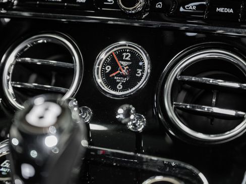Used 2020 Bentley Continental GT image 31