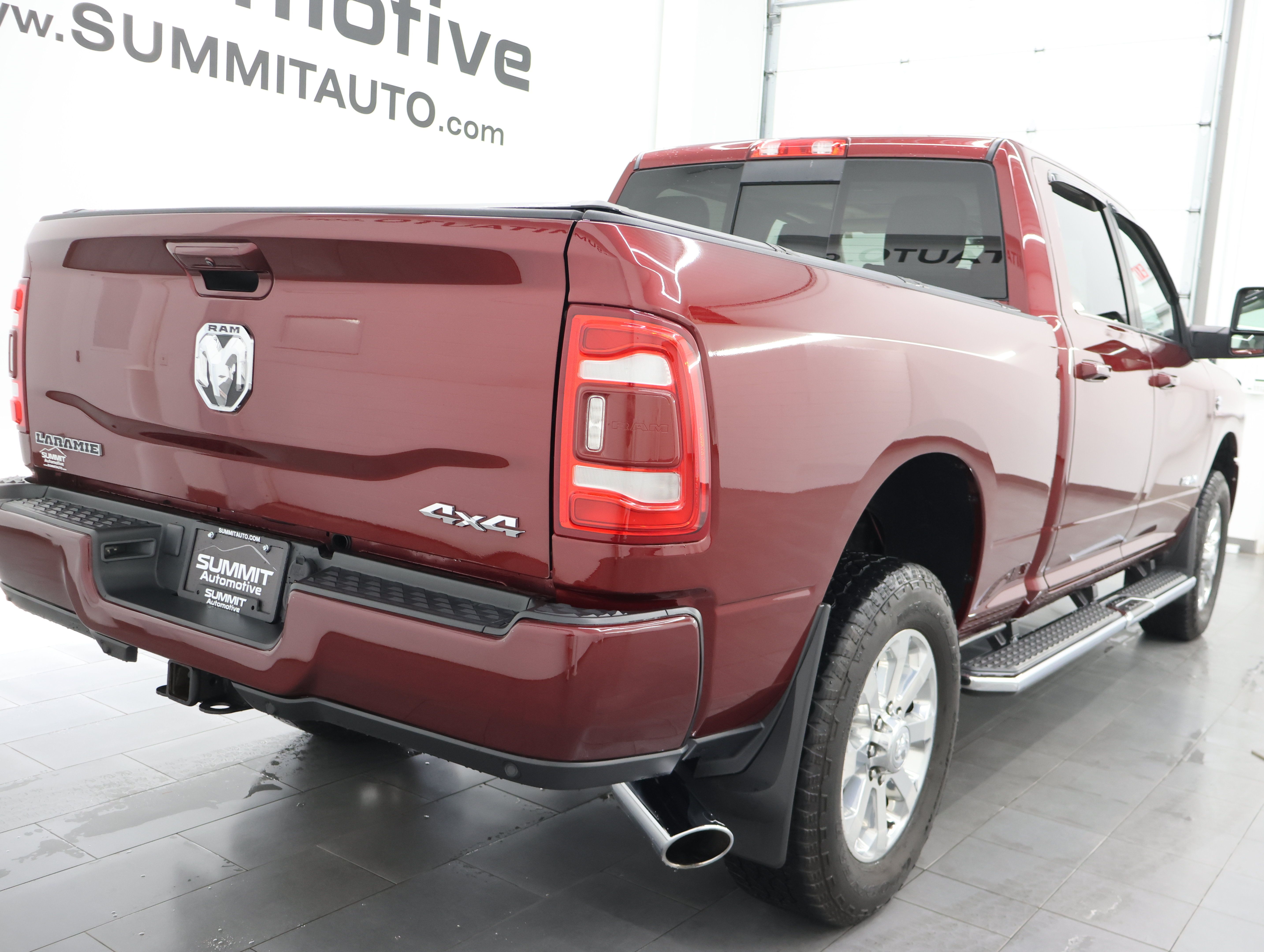 Used 2024 RAM 2500 Laramie AWD/4WD image 4