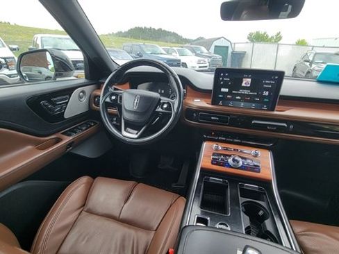 Used 2020 Lincoln Aviator Reserve w/ Equipment Group 202A AWD/4WD image 16