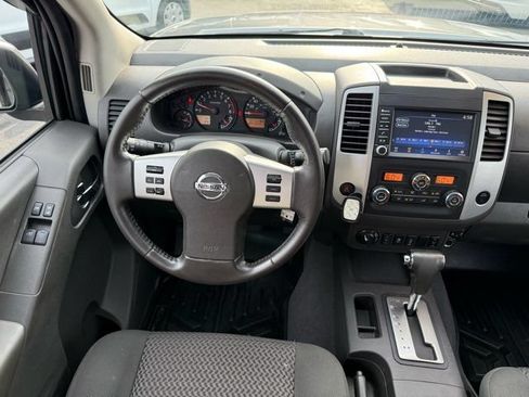 Used 2019 Nissan Frontier SV w/ Value Truck Package AWD/4WD image 14