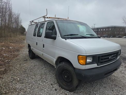 Used 2003 Ford E-250 and Econoline 250 image 1
