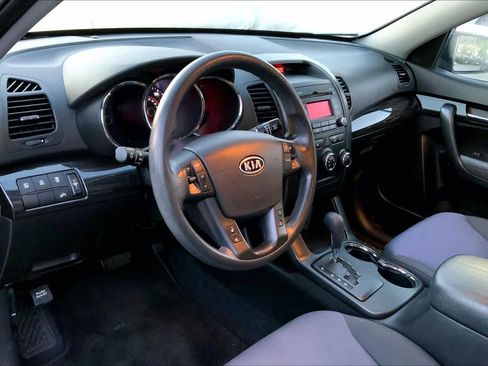 Used 2012 Kia Sorento LX image 17