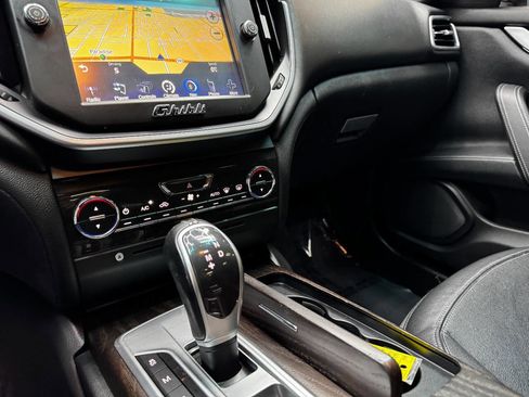 Used 2016 Maserati Ghibli S image 24