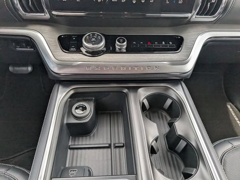 New 2026 Ford Expedition Max Platinum w/ Driver's Package AWD/4WD image 15