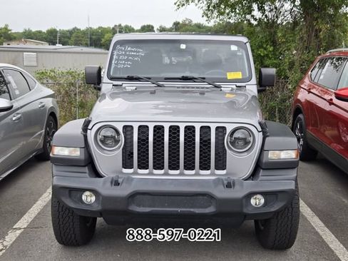 Used 2020 Jeep Gladiator Sport w/ Quick Order Package 24S AWD/4WD image 11