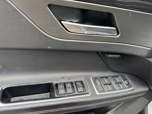 Used 2017 Jaguar XF S RWD image 22