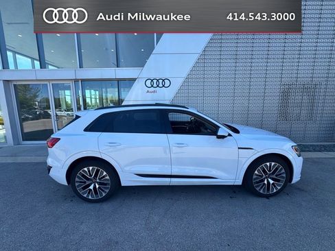 Used 2024 Audi Q8 e-tron Prestige w/ Prestige Package AWD/4WD image 2