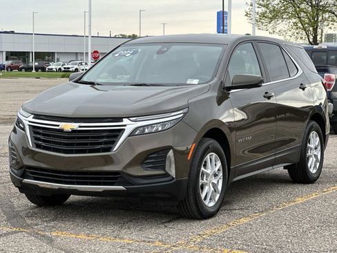 Certified 2024 Chevrolet Equinox LT w/ LPO, Floor Liner Package FWD image 1