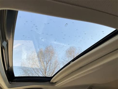 Used 2019 Toyota Sienna XLE image 13