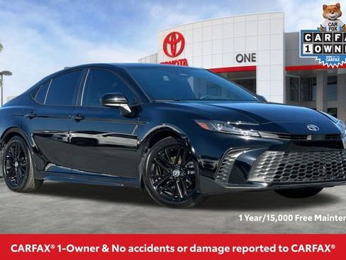 Used 2025 Toyota Camry SE w/ Convenience Package FWD image 2