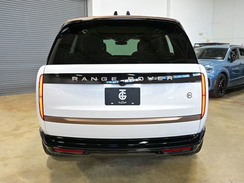 Used 2024 Land Rover Range Rover SV image 12
