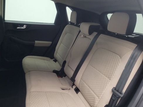 Used 2020 Ford Escape SE image 18