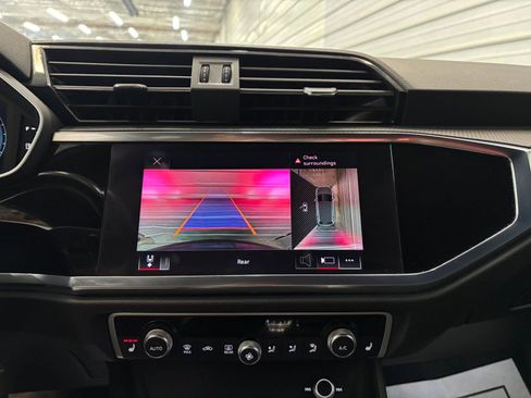 Used 2022 Audi Q3 2.0T Premium Plus AWD/4WD image 19