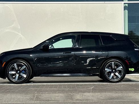 Used 2023 BMW iX xDrive50 w/ Premium Package AWD/4WD image 6