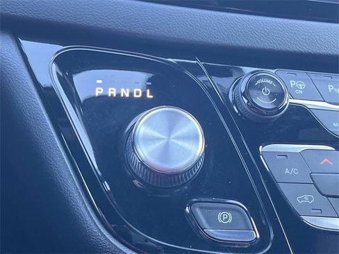 Certified 2019 Chrysler Pacifica Touring-L Plus w/ Advanced Safetytec Group image 38