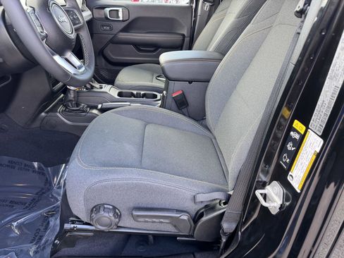 Used 2025 Jeep Wrangler Sahara w/ Safety Group image 14